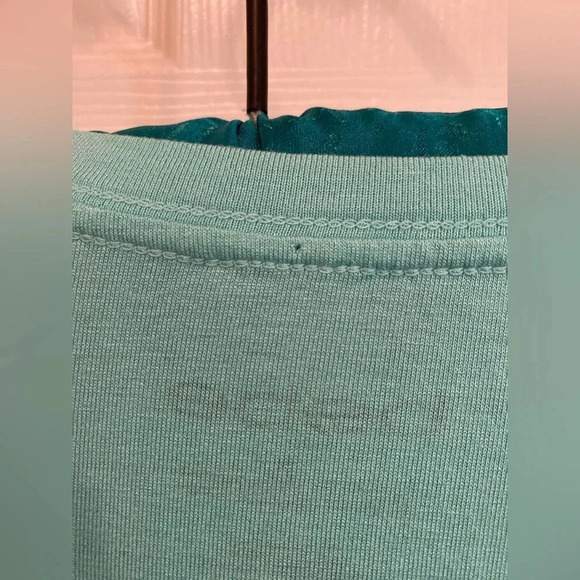 Bebe pineapple tee shirt NWT - Picture 4 of 6